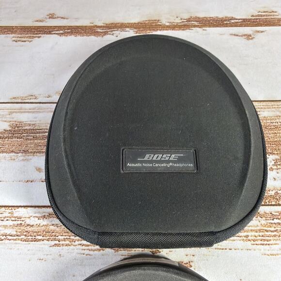Bose QuietComfort 15 On-Ear Headphones Noise Cancelling Tested - Picture 4 of 7